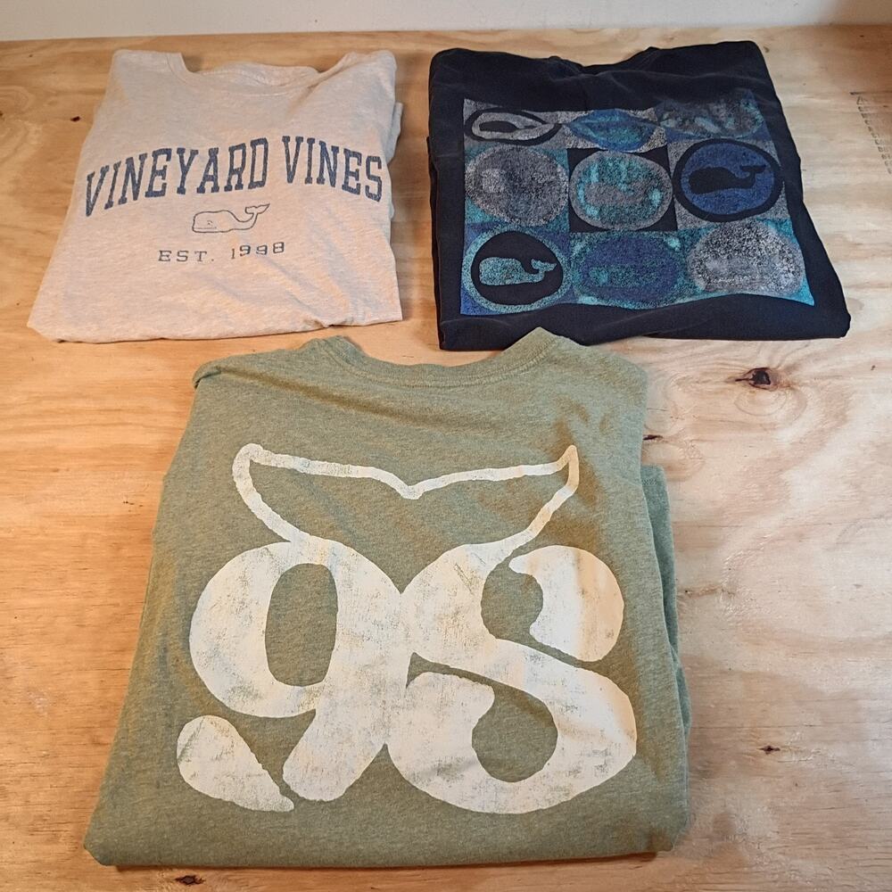 Vineyard Vines Lot of 3 Mens Size M T-Shirts Short Sleeve Whale Graphic Tee